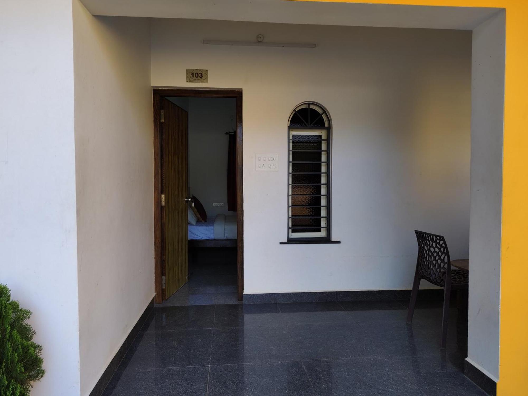De' Capital Hotel Pondicherry Exterior foto